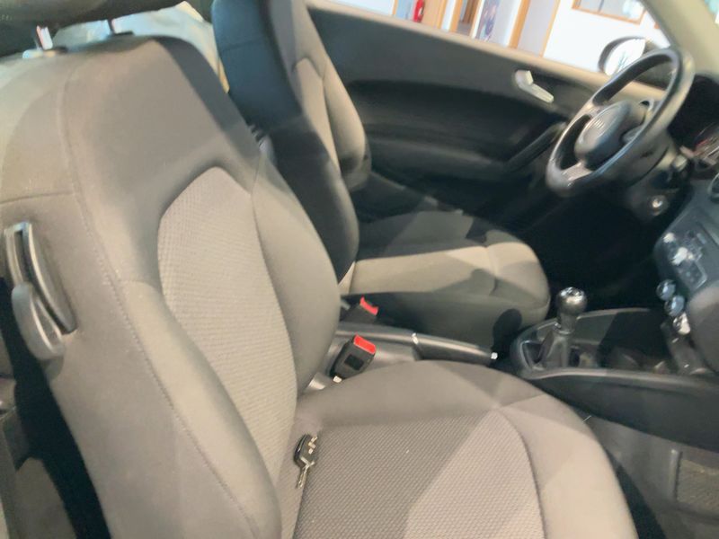 Audi A1 1.6 TDI — zdjęcie 11