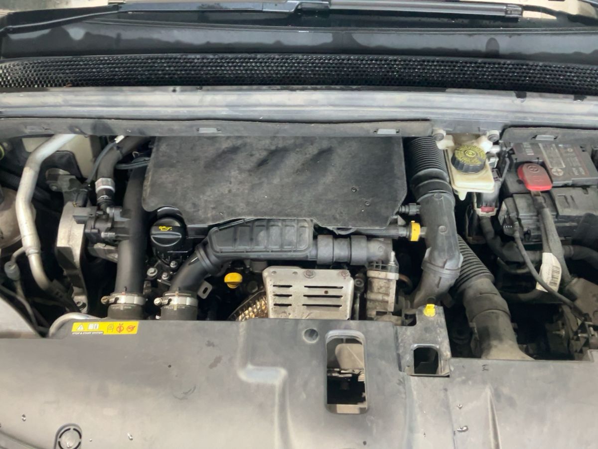 Citroen C4 2015 — photo 32