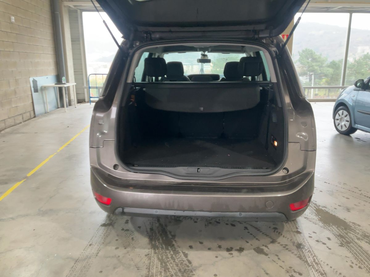 Citroen C4 2015 — photo 16