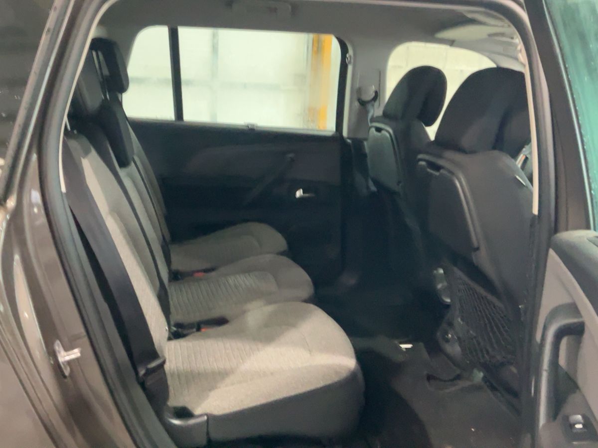 Citroen C4 2015 — photo 20