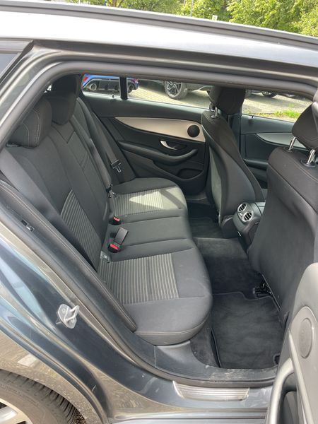 Mercedes-Benz E-Klasse E 220 d Standard — zdjęcie 14