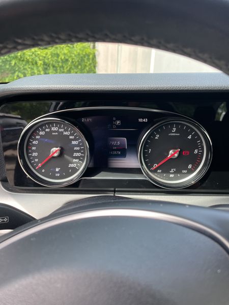 Mercedes-Benz E-Klasse E 220 d Standard — zdjęcie 12