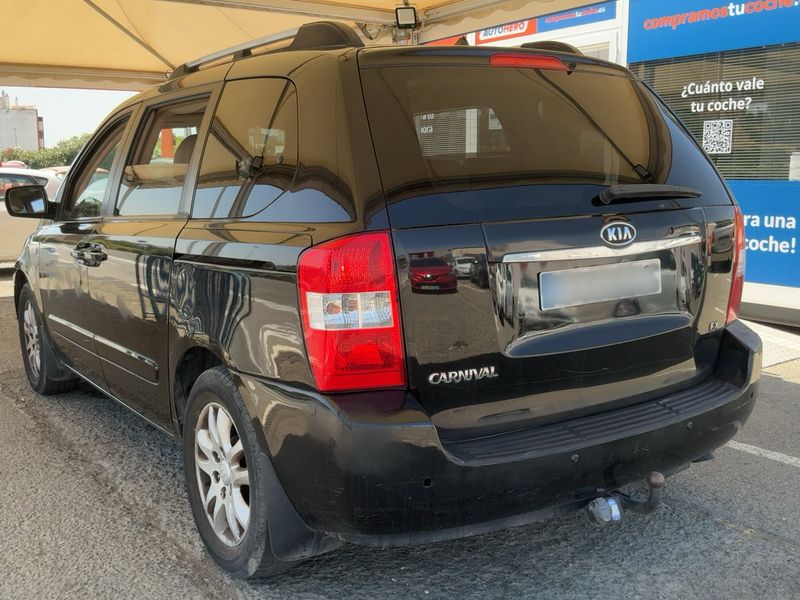 Kia Carnival 2.9 CRDi VGT Emotion — zdjęcie 3