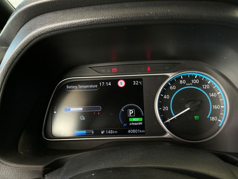 Nissan Leaf electric drive 110 kW Tekna — zdjęcie 13