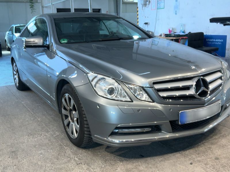Mercedes-Benz E-Klasse E 250 CGI BlueEfficiency Avantgarde — zdjęcie 8