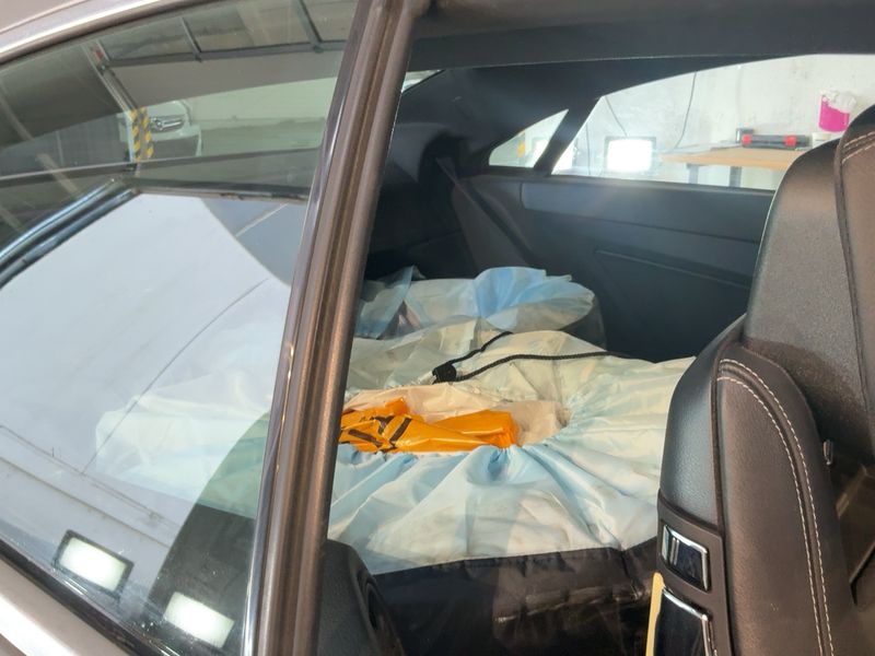 Mercedes-Benz E-Klasse E 250 CGI BlueEfficiency Avantgarde — zdjęcie 14
