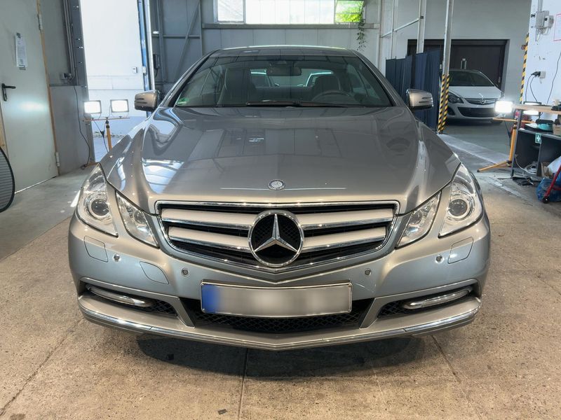 Mercedes-Benz E-Klasse E 250 CGI BlueEfficiency Avantgarde — zdjęcie 9