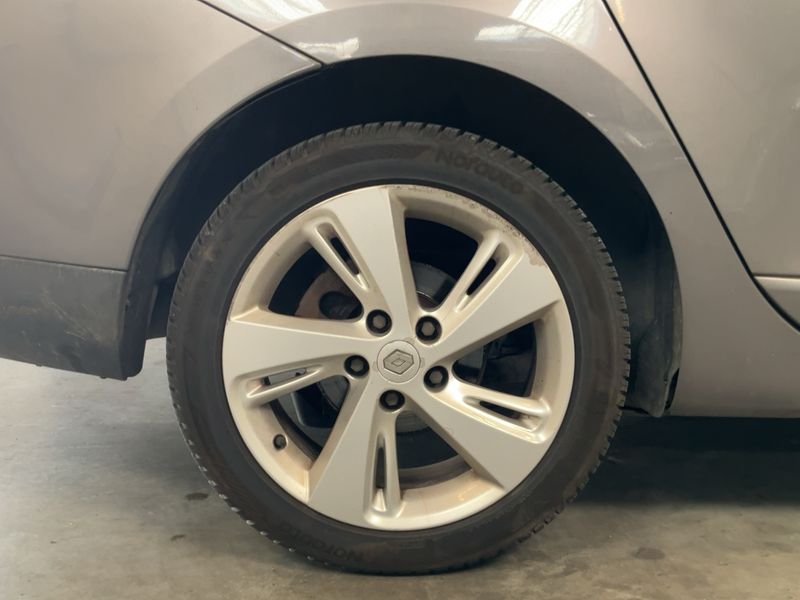Renault Megane 1.6 dCi Dynamique 2012 – снимка 9
