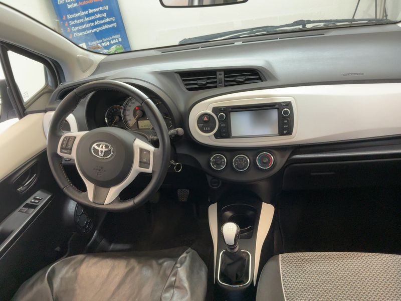 Toyota Yaris 1.33 Dual VVT-i Trend — zdjęcie 12
