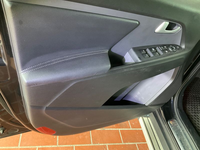 Kia Sportage 2.0 CRDi Spirit 4WD 2012 – снимка 43