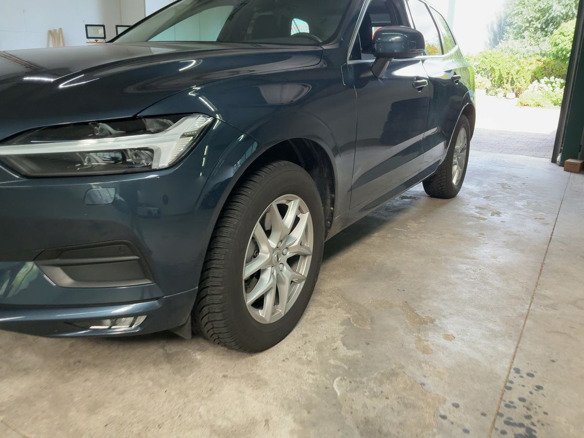 Volvo XC60 2.0 B4 Diesel Momentum Pro AWD