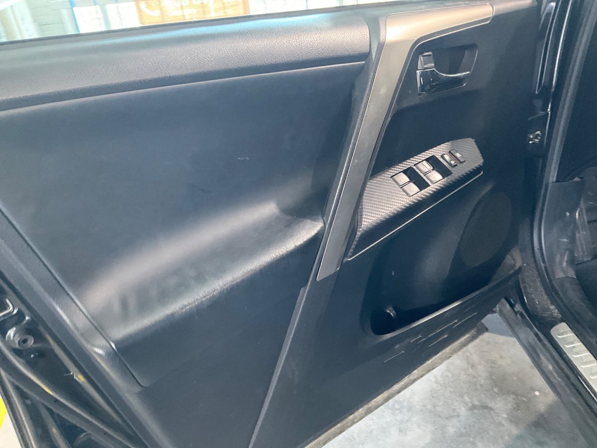 Toyota RAV 2015 — photo 24