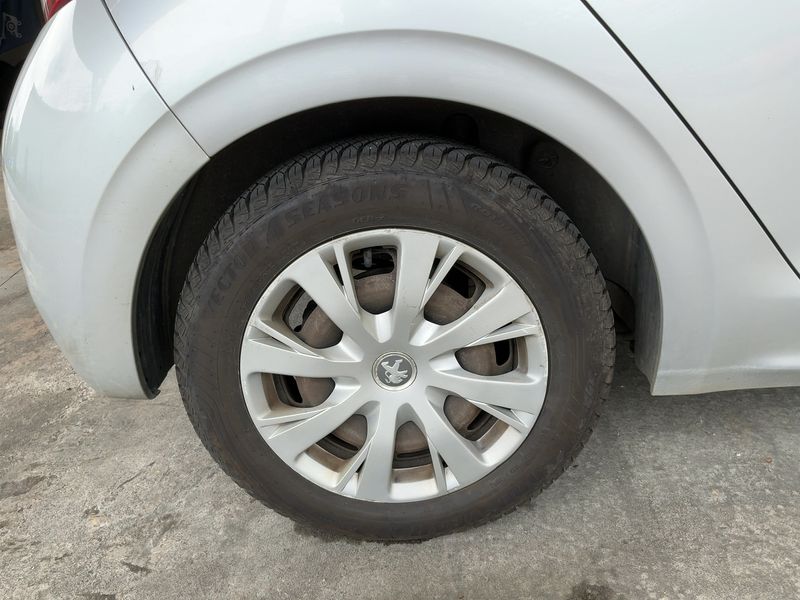Peugeot 208 1.6 Blue-HDi Active Business 2017 – снимка 9