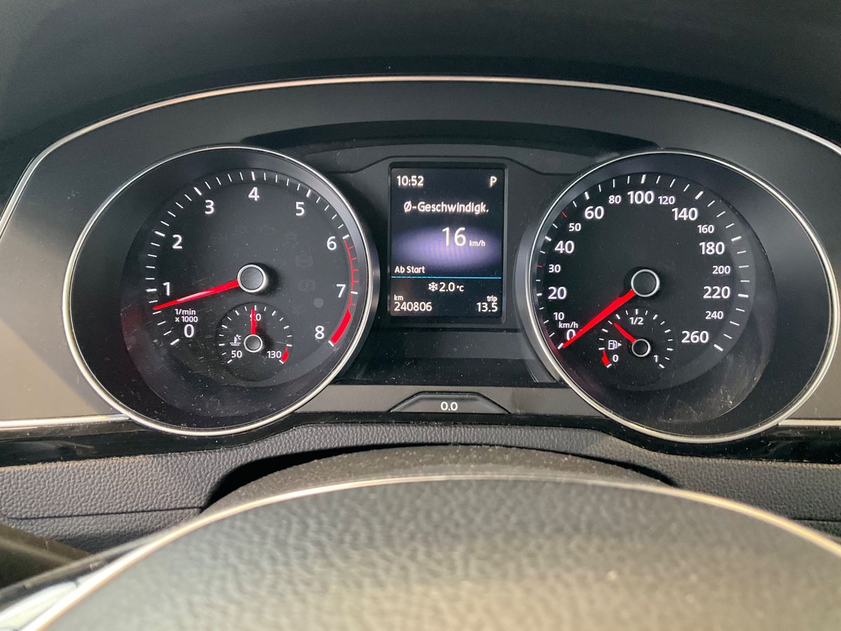 Volkswagen Passat 2016 — photo 20