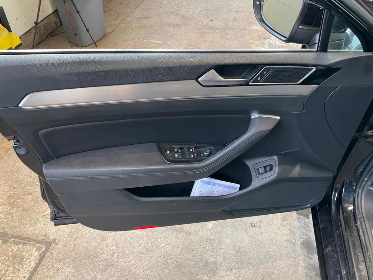 Volkswagen Passat 2016 — photo 37