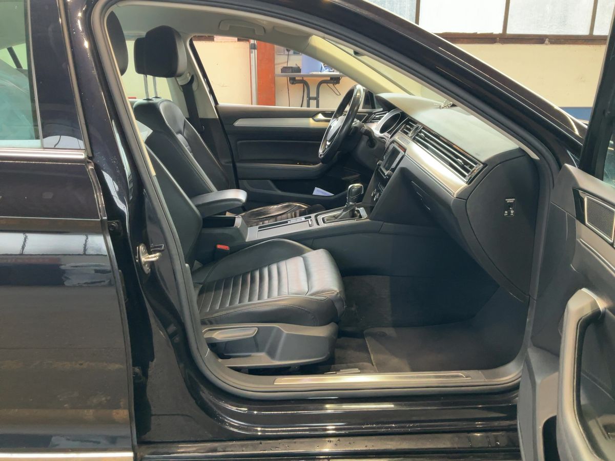 Volkswagen Passat 2016 — photo 18