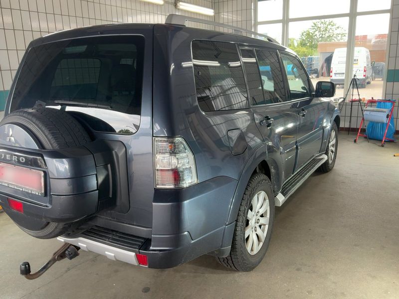 Mitsubishi Pajero 3.2 DI-D Instyle — zdjęcie 6