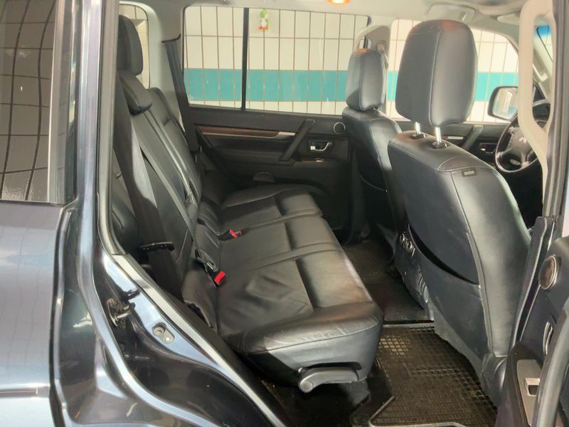 Mitsubishi Pajero 3.2 DI-D Instyle — zdjęcie 14