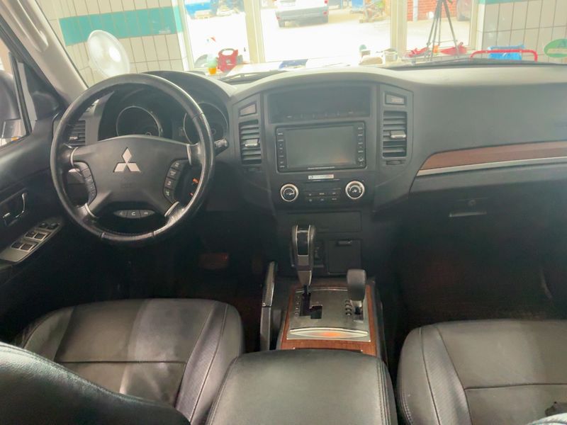Mitsubishi Pajero 3.2 DI-D Instyle — zdjęcie 12