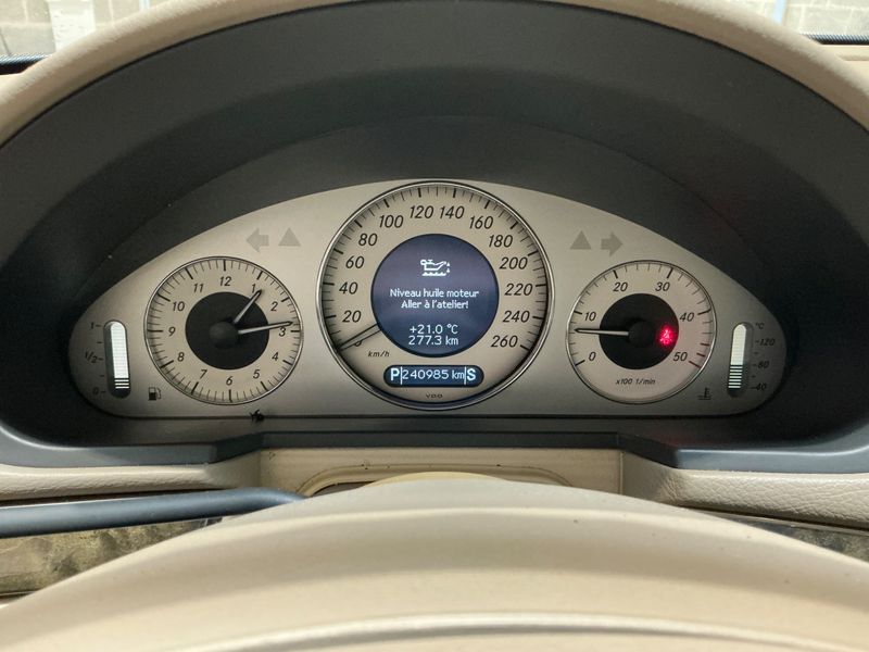 Mercedes-Benz E-Klasse E 320 CDI Avantgarde — zdjęcie 4