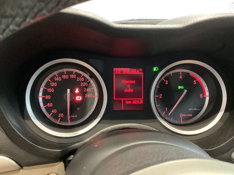 Alfa Romeo Alfa 159 1.9 JTD JTDM Distinctive — zdjęcie 4