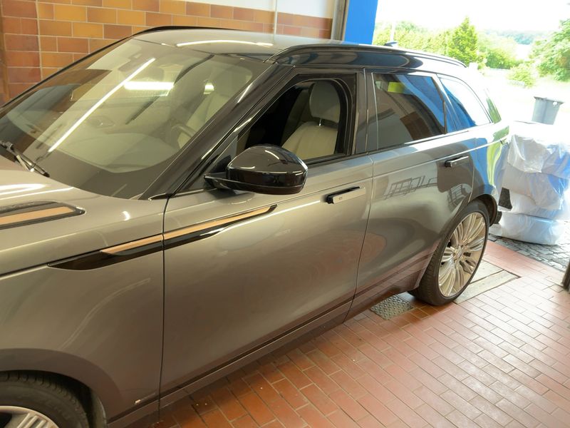 Land Rover Range Rover Velar 2.0 Diesel SE R-Dynamic — zdjęcie 4