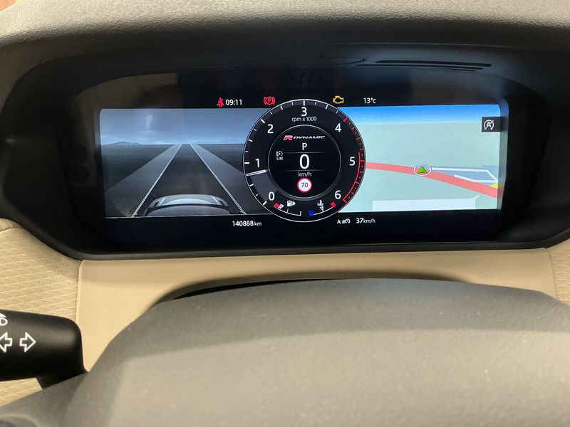 Land Rover Range Rover Velar 2.0 Diesel SE R-Dynamic — zdjęcie 13