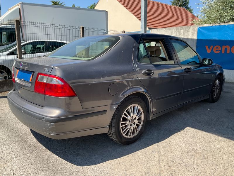 Saab 9-5 2.3 T Linear — zdjęcie 2