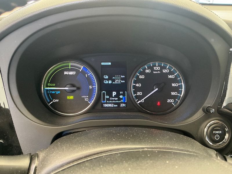 Mitsubishi Outlander 2.4 PHEV Instyle 4WD — zdjęcie 13