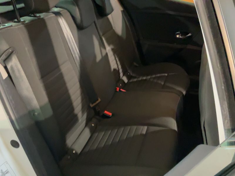 Renault Megane 1.2 Limited — zdjęcie 14
