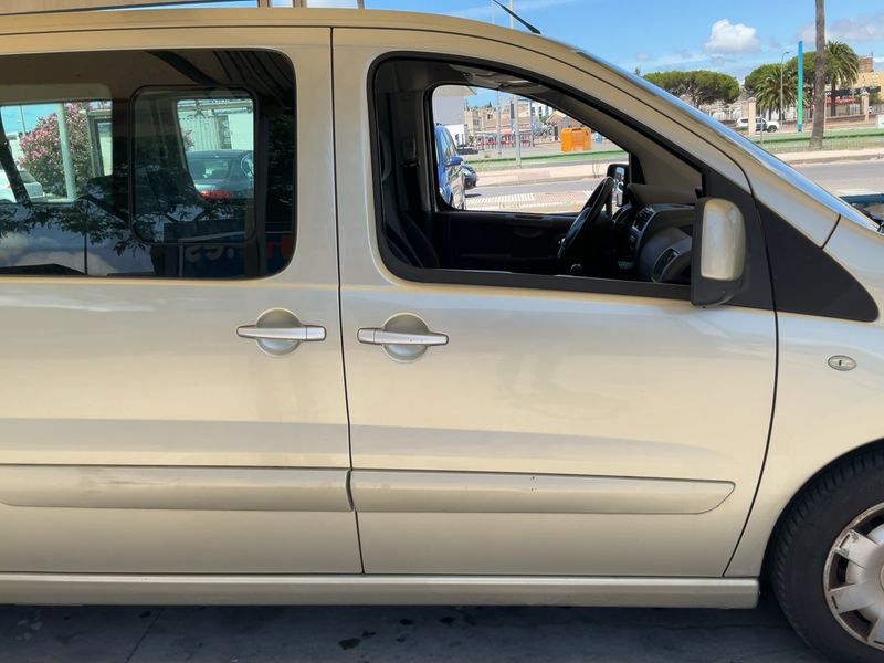 Fiat Scudo 2.0 JTDM Panorama Executive L2H1 130 Multijet — zdjęcie 7