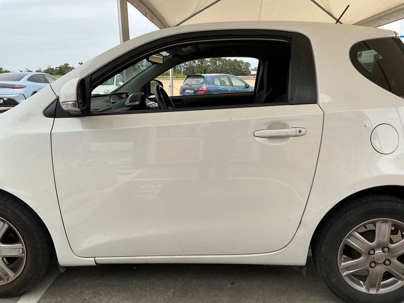 Toyota iQ 1.0 VVT-i IQ2 — zdjęcie 4