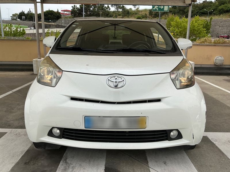 Toyota iQ 1.0 VVT-i IQ2 — zdjęcie 9