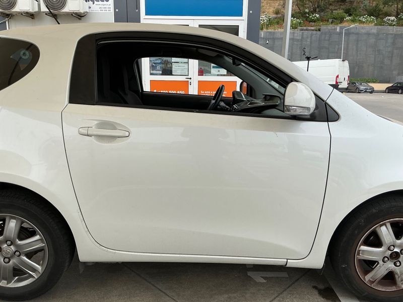 Toyota iQ 1.0 VVT-i IQ2 — zdjęcie 7