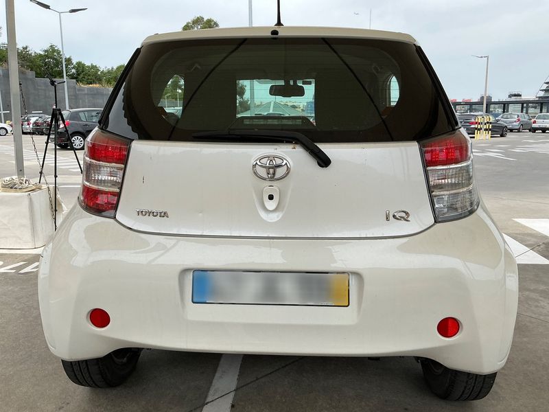 Toyota iQ 1.0 VVT-i IQ2 — zdjęcie 5