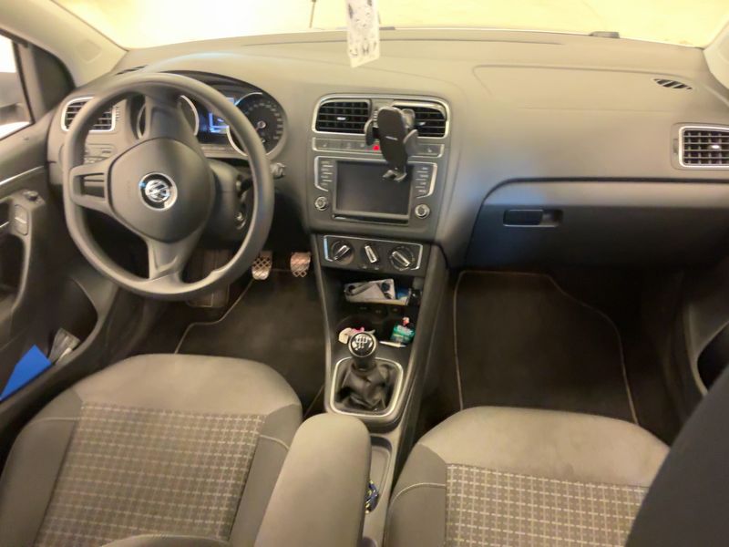Volkswagen Polo 1.4 TDI Comfortline BlueMotion Tech — zdjęcie 12