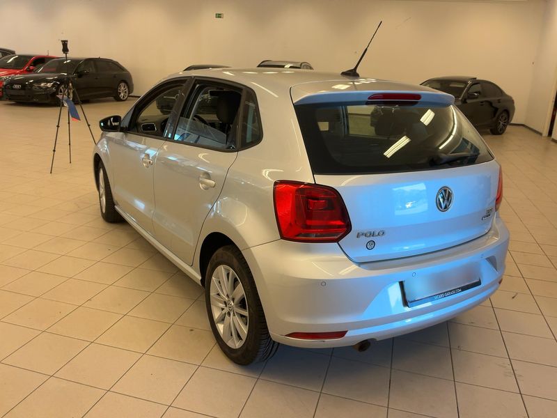 Volkswagen Polo 1.4 TDI Comfortline BlueMotion Tech — zdjęcie 3