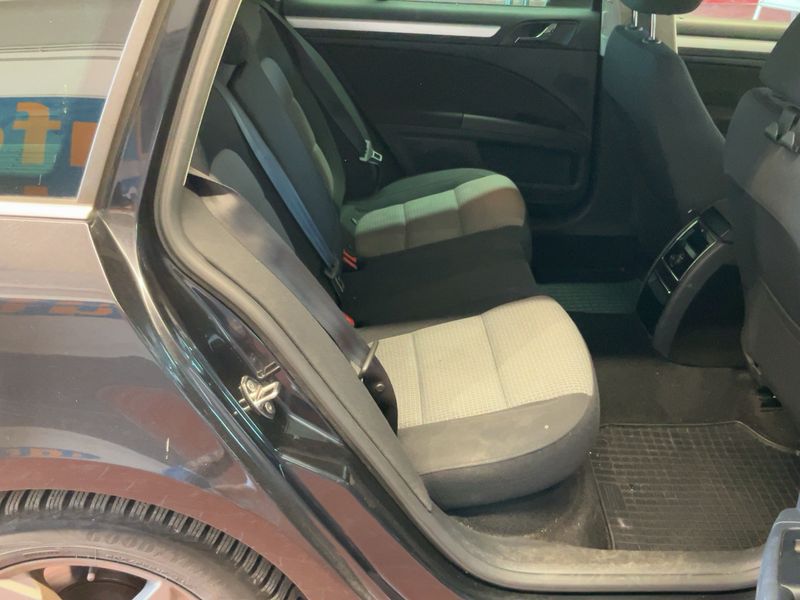 Skoda Superb 2.0 TSI Ambition 2012 – снимка 20
