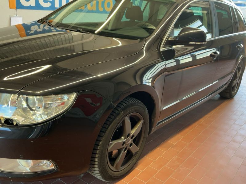 Skoda Superb 2.0 TSI Ambition 2012 – снимка 2