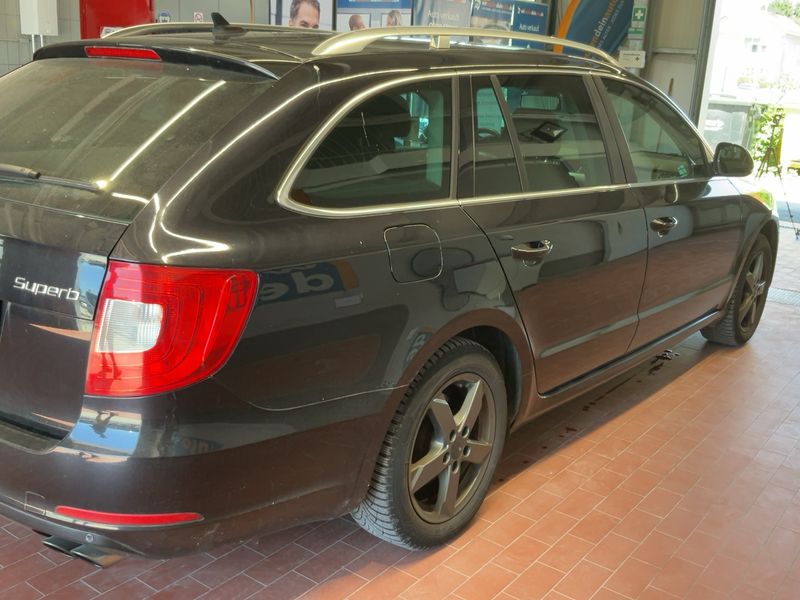 Skoda Superb 2.0 TSI Ambition 2012 – снимка 8