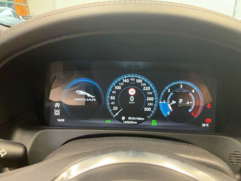 Jaguar XF 25d Portfolio AWD 2018 – снимка 18