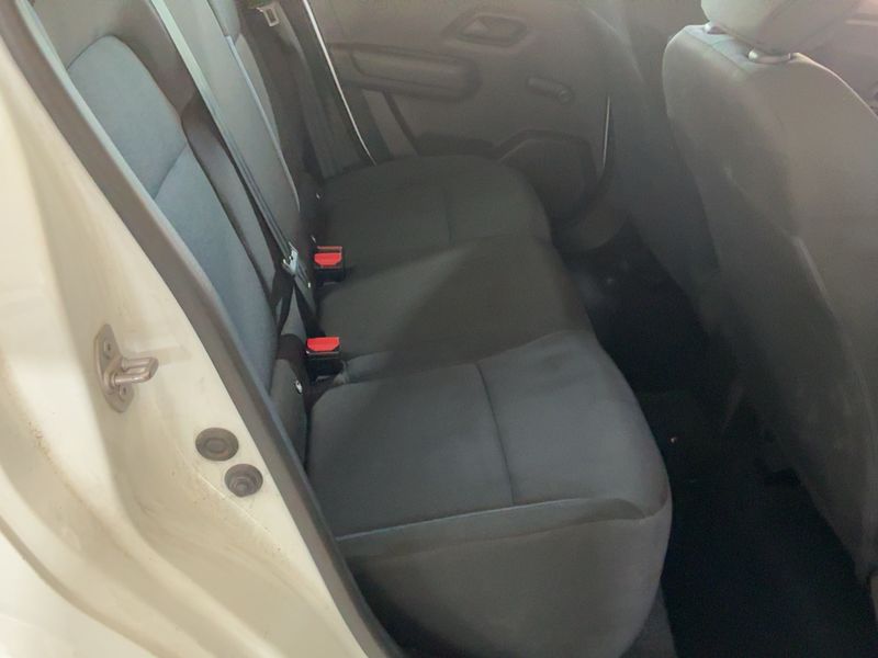 Dacia Sandero 1.0 SCe Essential — zdjęcie 14