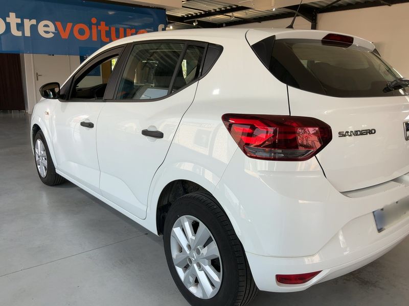 Dacia Sandero 1.0 SCe Essential — zdjęcie 3