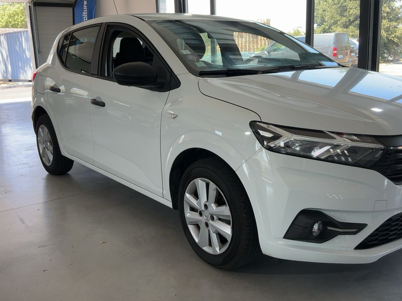 Dacia Sandero 1.0 SCe Essential — zdjęcie 8