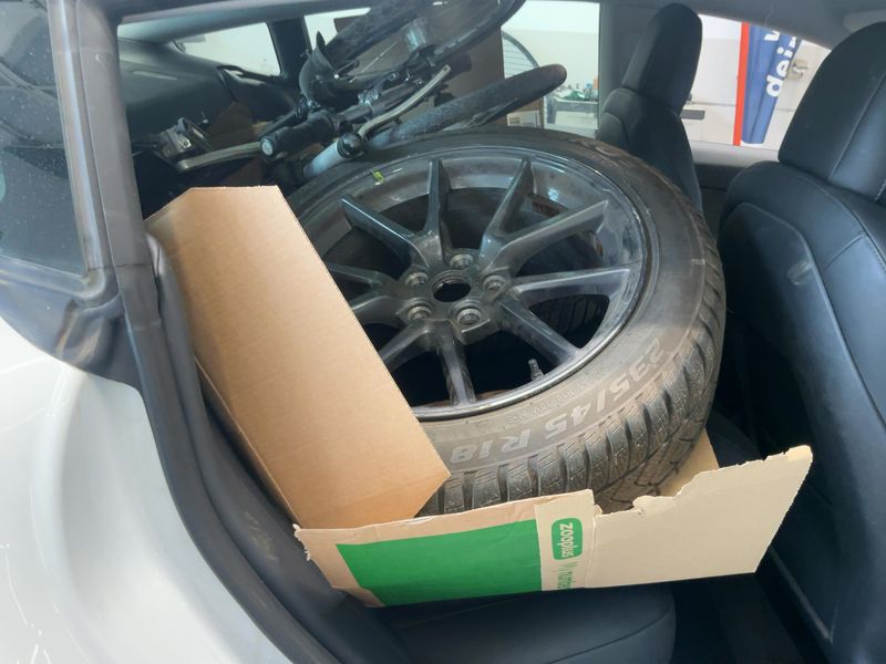 Tesla Model 3 Long Range — zdjęcie 14