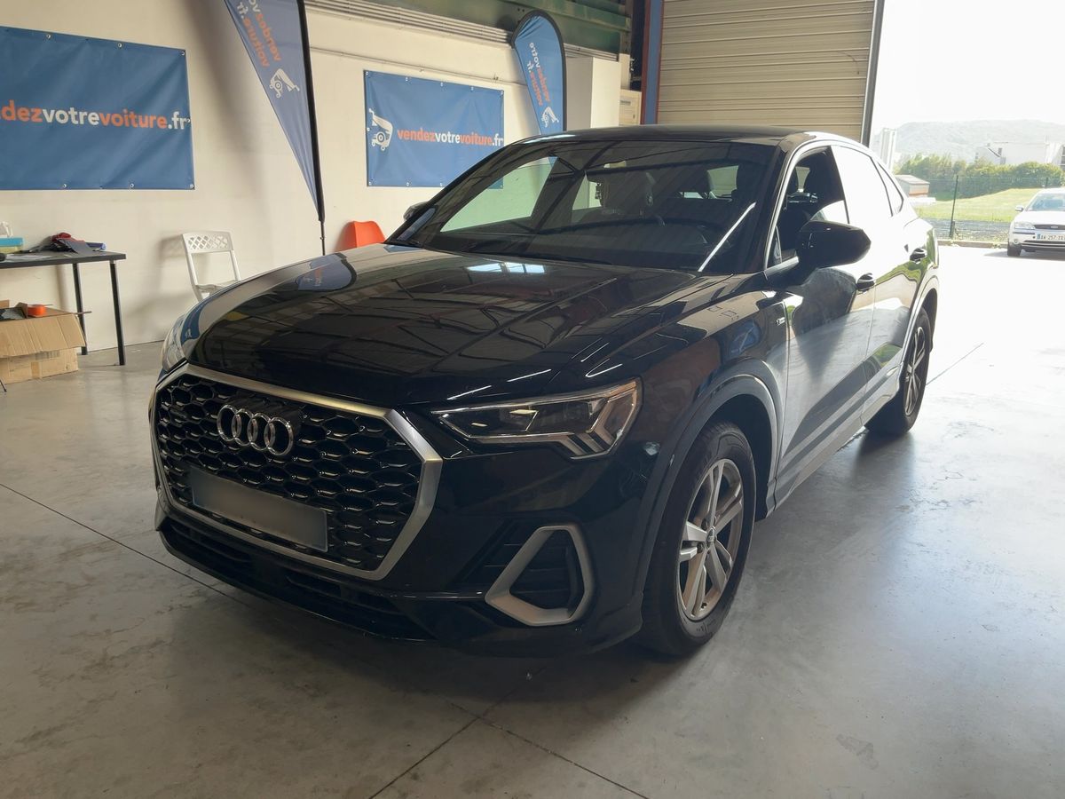 Audi Q3 2020 — photo 1