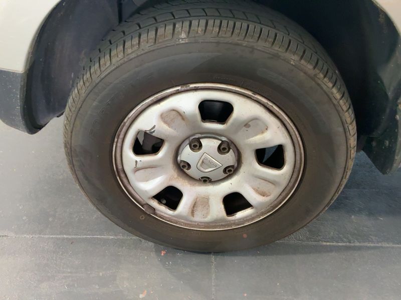 Dacia Duster 1.5 dCi Laureate 4x2 2011 – снимка 3