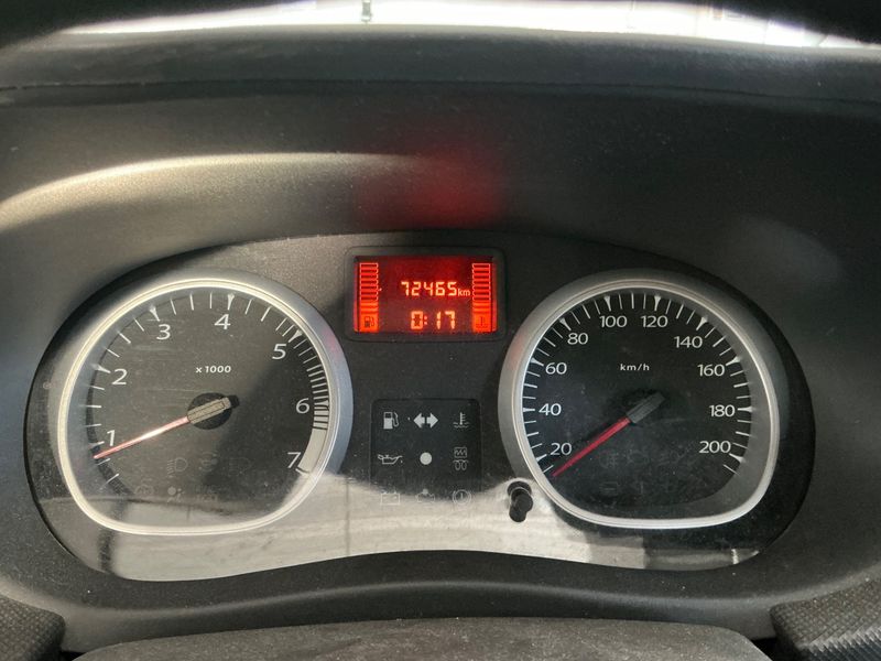 Dacia Duster 1.5 dCi Laureate 4x2 — zdjęcie 13