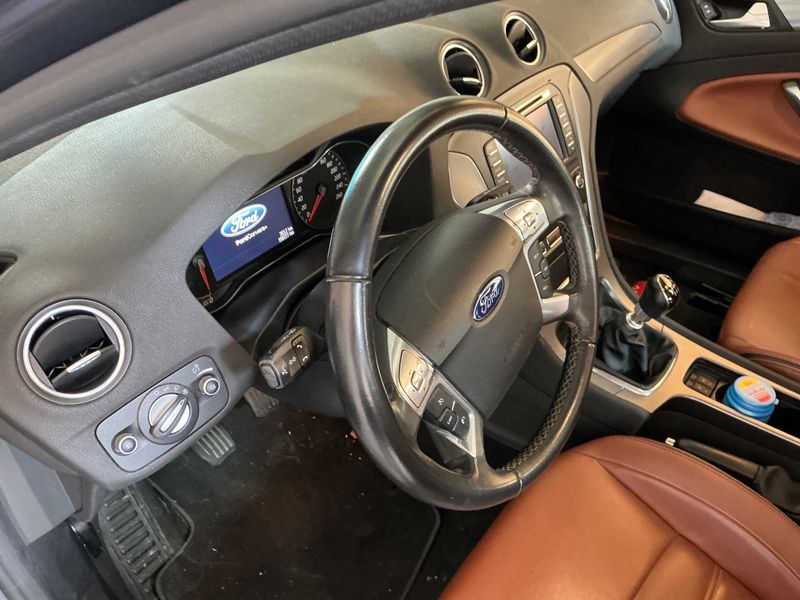 Ford Mondeo 1.6 EcoBoost Business Edition 2013 – снимка 29