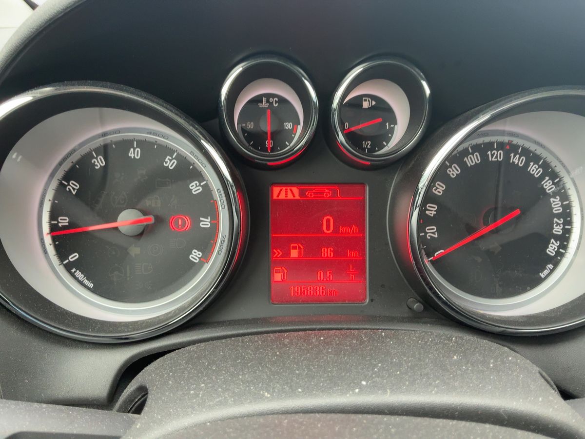 Opel Astra 2015 — photo 20
